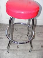 Kruk met rode zitting. 70cm h., Ophalen, Zo goed als nieuw, Overige materialen