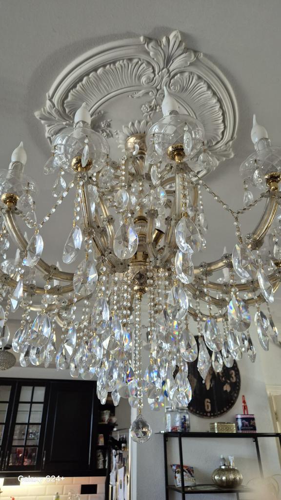 Zeer grote Maria-Theresia kroonluchter; kristallen pegels., Huis en Inrichting, Lampen | Kroonluchters, Ophalen