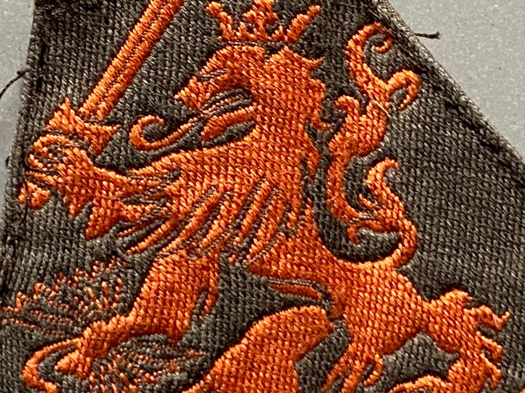 Nederlandse Je maintiendrai KL DT mouwleeuw, Verzamelen, Ophalen of Verzenden, Landmacht, Nederland, Embleem of Badge