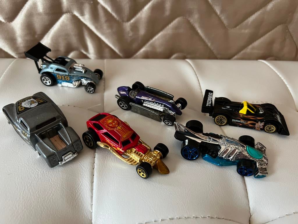 6 hot wheels autotjes autos duracel, Kinderen en Baby's, Speelgoed | Speelgoedvoertuigen, Ophalen, Zo goed als nieuw