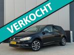 Volkswagen Golf 1.0 TSI Trendline Sound Pano Carplay ACC, Voorwielaandrijving, Gebruikt, 610 kg, Zwart