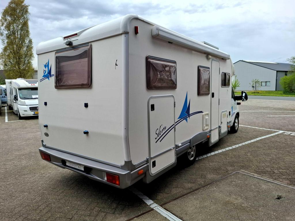 Elnagh Slim 6 Dakairco | Grote garage, Overige merken, Chemisch toilet, Achteruitrijcamera, Ringverwarming