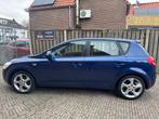 Kia Cee'd 1.6 X-clusive, Gebruikt, 4 cilinders, Blauw, Handgeschakeld