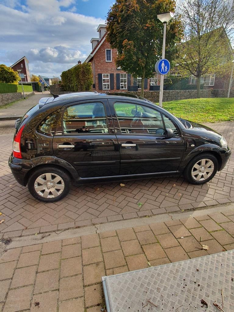 Citroën C3 automaat exclusive, 1160 kg, Zwart, 4 cilinders, Zwart