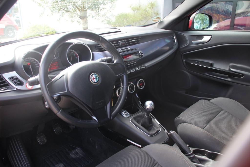 Alfa Romeo Giulietta 1.4 Turbo Turismo -170 PK - TREKHAAK -, Voorwielaandrijving, Gebruikt, Zwart, 4 cilinders