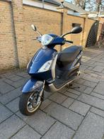 Scooter Piaggio Fly, Fietsen en Brommers, Scooters | Piaggio, Ophalen, Maximaal 45 km/u, Zo goed als nieuw, Fly