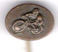 Motor race's koper brons speldje ( K_175 ), Verzamelen, Verzenden, Zo goed als nieuw, Sport, Speldje of Pin