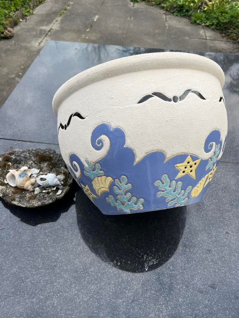 TUINPOT met geglazuurde ZEEDIEREN, Rond, Binnen, Zo goed als nieuw, Minder dan 40 cm