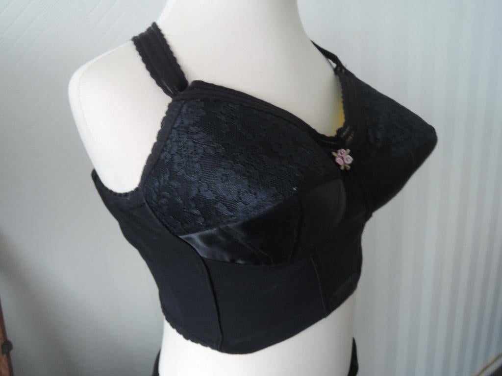 Nieuwe zwarte vintage bullet bh, Kleding | Dames, Ondergoed en Lingerie, Ophalen of Verzenden, Zwart, BH