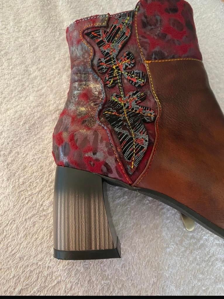 Laura Vita laarsjes, Kleding | Dames, Schoenen, Bruin, Lage of Enkellaarzen, Ophalen of Verzenden, Zo goed als nieuw