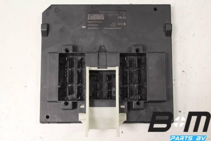 BCM VW Golf 7 5 deurs 5Q0937084AA, Gebruikt