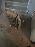 Oliegevulde radiator op wielen, Doe-het-zelf en Verbouw, Ophalen, Gebruikt, Radiator, Minder dan 60 cm