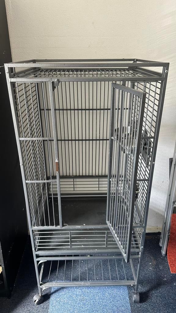 Strong Papegaaienkooi, Dieren en Toebehoren, Ophalen, Gebruikt, Metaal, Vogelkooi