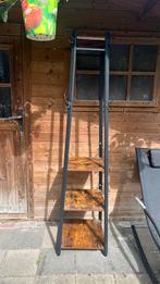 Zwarte staande kapstok met houten planken, Doe-het-zelf en Verbouw, Ladders en Trappen, Ophalen of Verzenden, Zo goed als nieuw