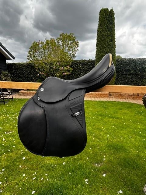 Prestige x Paris springzadel 17 inch zwart, Dieren en Toebehoren, Ophalen, Zo goed als nieuw, Springen