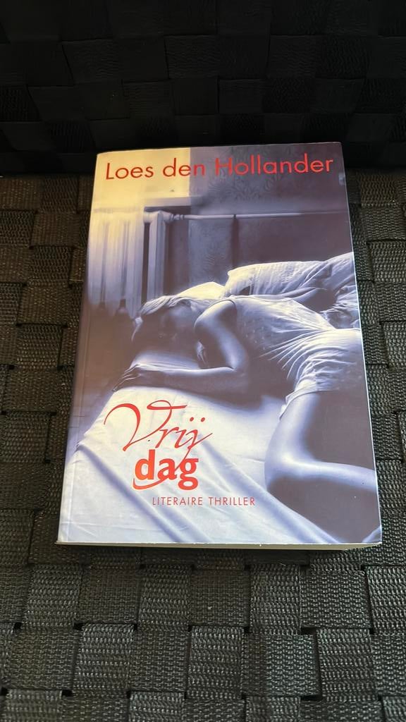 Loes den Hollander - Vrijdag, Ophalen of Verzenden, Gelezen, Loes den Hollander