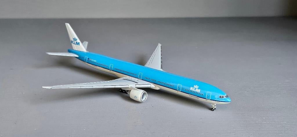 Herpa KLM Royal Dutch Airlines Boeing 777-200 1:500, Ophalen of Verzenden, Zo goed als nieuw, Schaalmodel