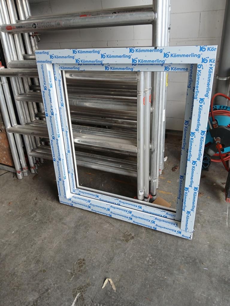 Kunststof kozijn zonder glas - Nieuw Kömmerling, Doe-het-zelf en Verbouw, Gevelraam of Ruit, 80 tot 120 cm, 80 tot 120 cm, Nieuw