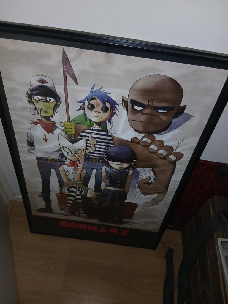 2 Gorrilaz posters ingelijst., Ophalen, 50 tot 75 cm, Schilderij, 75 cm of meer