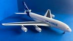 Airbus A380 Airbus Industries Livery 1:400, Ophalen