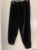 Carnavalskleding: Zwart fluwelen kostuum met rood en goud, Kleding | Dames, Carnavalskleding en Feestkleding, Maat 38/40 (M), Carnaval