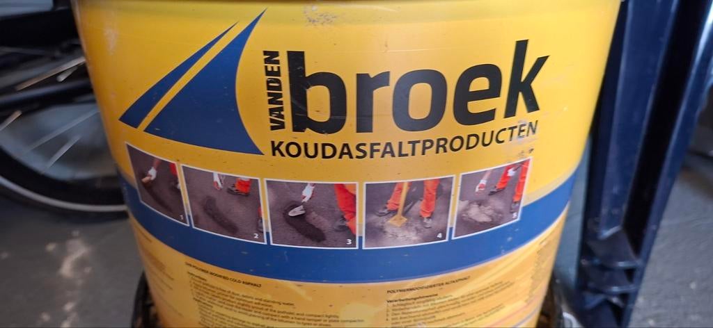 Te koop Vandenbroek Koudasfalt, Ophalen, Zwart
