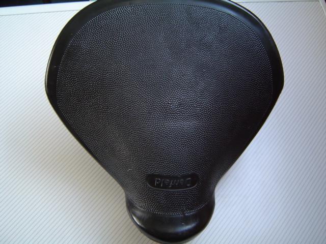 Zadel van de Puch/Tomos stuk, en nieuwe zadels te duur, Verzenden, Nieuw