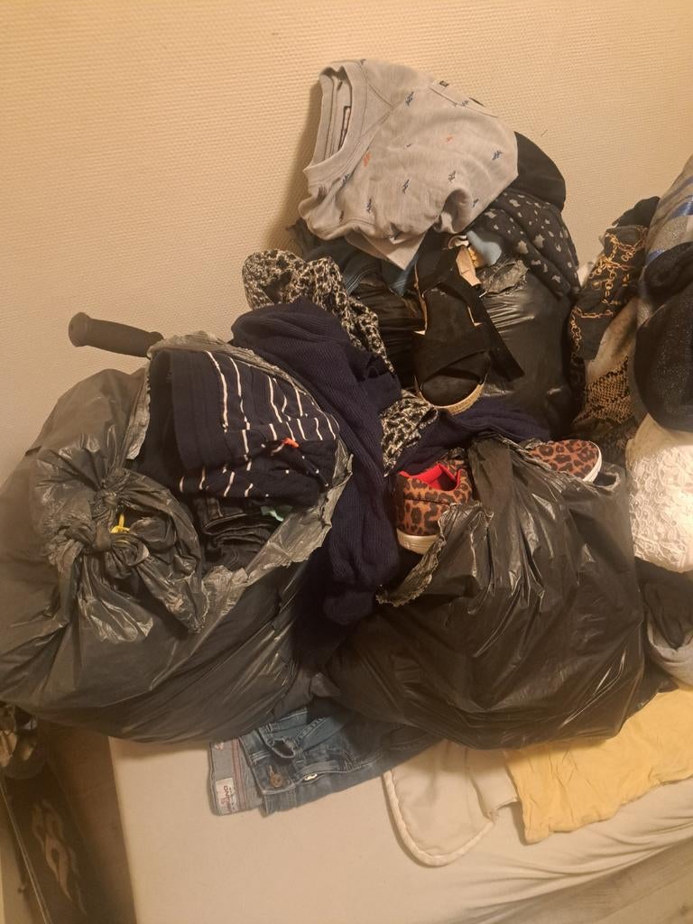 Grote partij kinder- en dameskleding + schoenen moet weg, Ophalen of Verzenden, Zo goed als nieuw, Maat 46/48 (XL) of groter