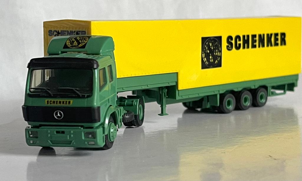 Roco 1576: Mercedes-Benz SK 88 met Jumbo-oplegger, Ophalen of Verzenden, Zo goed als nieuw, Auto, Roco