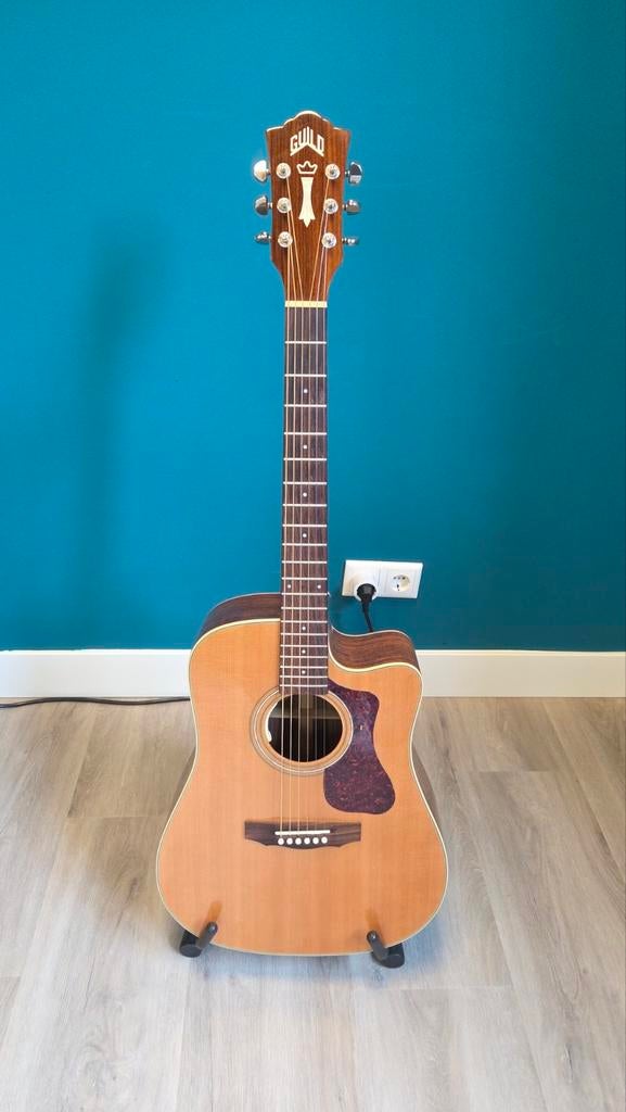 Guild D-150CE western gitaar inclusief tas, Muziek en Instrumenten, Ophalen, Zo goed als nieuw, Western- of Steelstringgitaar