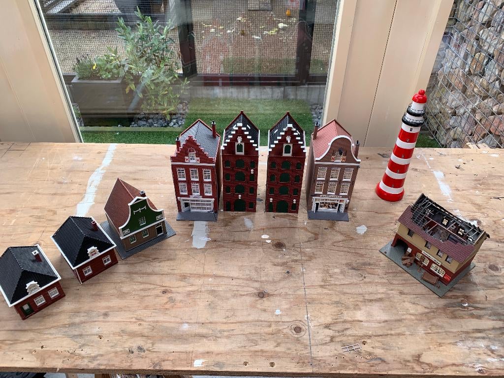 Grachtenpanden-Vuurtoren-Brandwoning- Zaanse huisjes, Hobby en Vrije tijd, Modeltreinen | H0, Overige merken, Gebruikt, Gelijkstroom of Wisselstroom