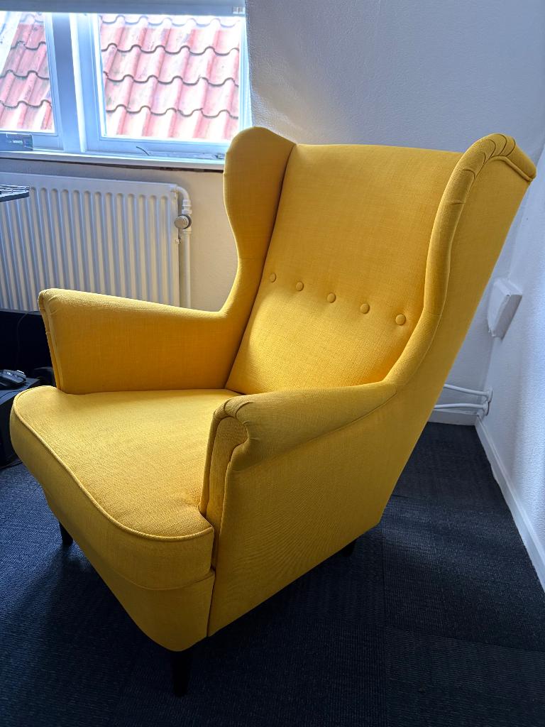 Gele fauteuil STRANDMON, Huis en Inrichting, Fauteuils, 75 tot 100 cm, Zo goed als nieuw, 50 tot 75 cm, Ophalen