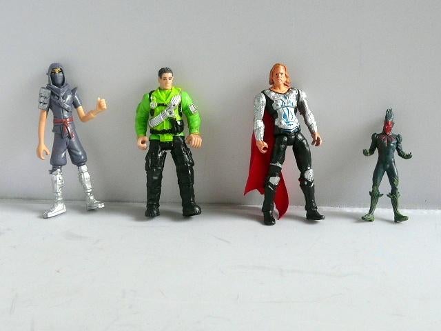 Actiefiguren, 4 stuks waaronder Chap Mei (groene), Verzamelen, Ophalen of Verzenden, Overige figuren, Zo goed als nieuw, Beeldje of Figuurtje