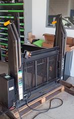 rolstoellift voor in bus, Ophalen
