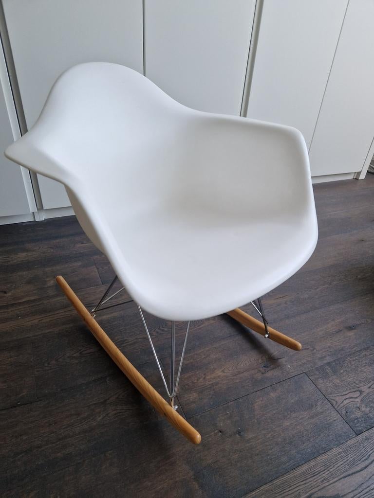 Witte schommel/ kuipstoel, Ophalen, Gebruikt, Wit, Eén