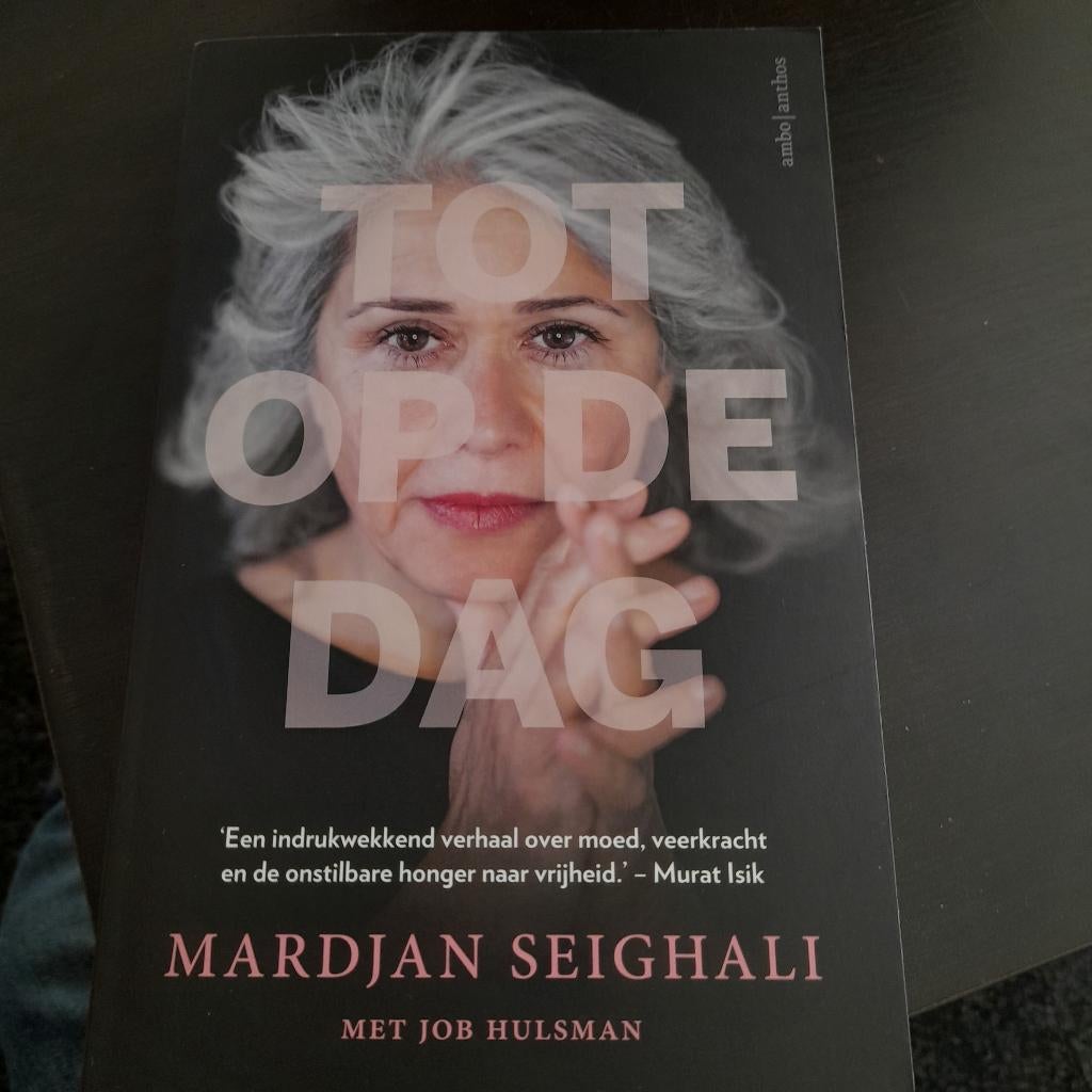 Mardjan Seighali - Tot op de dag, Ophalen of Verzenden, Zo goed als nieuw, Opvoeding vanaf 10 jaar, Mardjan Seighali