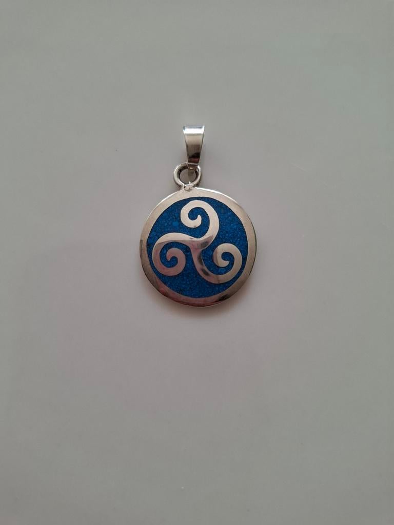 Zilveren (925) Keltische Triskelion Hanger met Lapis Lazuli, Ophalen of Verzenden, Zo goed als nieuw, Zilver, Zilver