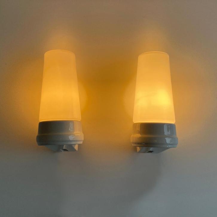 2 vintage porseleinen WANDLAMPJES ifo model 6080 Mid Century, Huis en Inrichting, Lampen | Wandlampen, Gebruikt, Glas, Overige materialen