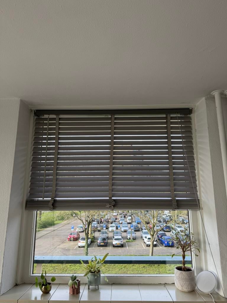 Lamellen 140 cm compleet – direct ophangen – €10, Huis en Inrichting, Stoffering | Gordijnen en Lamellen, Ophalen, Zo goed als nieuw