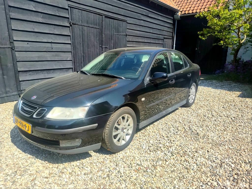 Saab 9-3 1.8 I Sport Sedan 2004 Zwart, Auto's, Saab, Stof, 4 cilinders, Blauw, 1796 cc