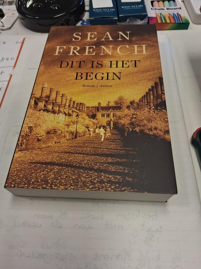 Dit is het begin - Sean French (Roman), Ophalen of Verzenden, Zo goed als nieuw, Sean French, Europa overig