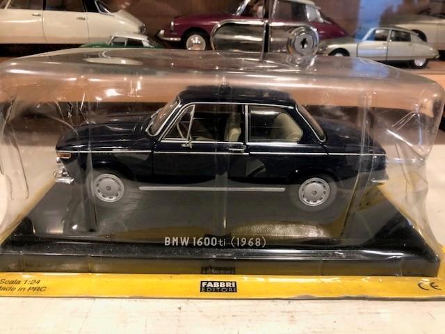 1:24 BMW 1600 Ti 1968 Fabbri Blauw Nieuw zeldzaam, Hobby en Vrije tijd, Modelauto's | 1:24, Nieuw, Auto, Overige merken, Ophalen of Verzenden