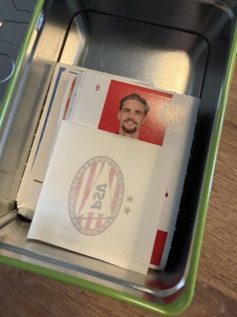 Plus voetbal stickers eredivisie ruilen, Ophalen of Verzenden, Nieuw, Meerdere stickers
