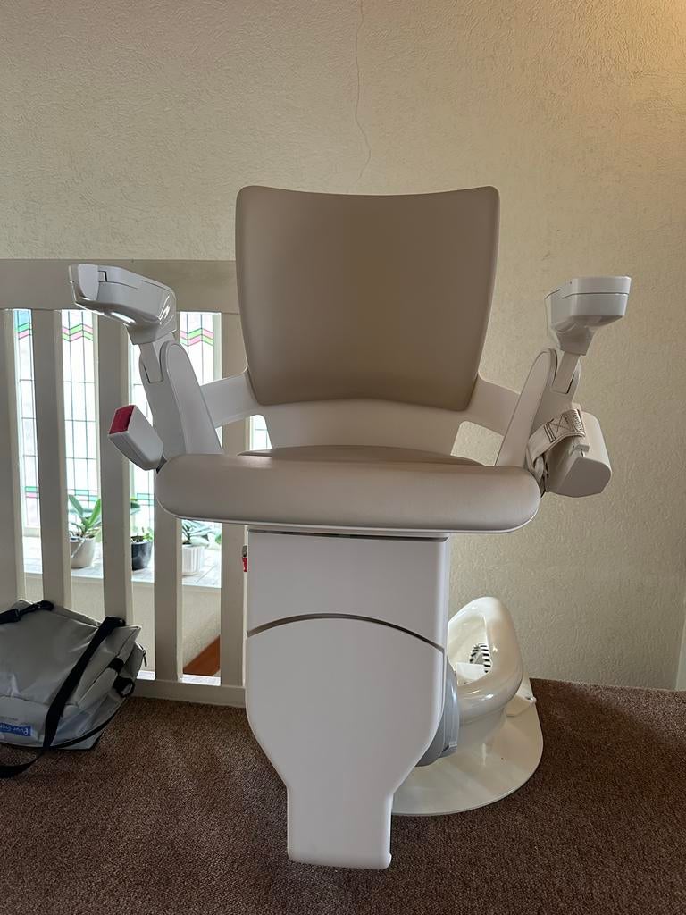 Traplift in nieuwstaat - 2025 (Otolift), Ophalen, Zo goed als nieuw