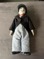 Vintage porseleinen pop Charlie Chaplin, Ophalen of Verzenden, Zo goed als nieuw, Actiefiguur of Pop