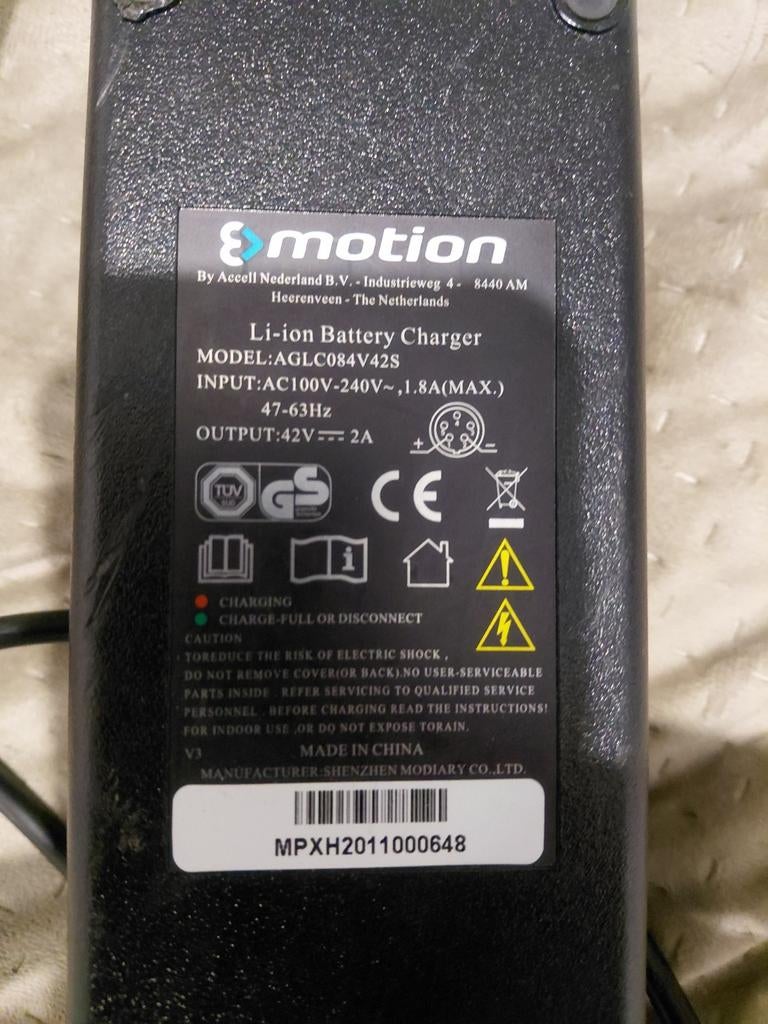 Sparta e-motion Li-ion acculader 42V 2A (AGLC084V42S), Ophalen of Verzenden