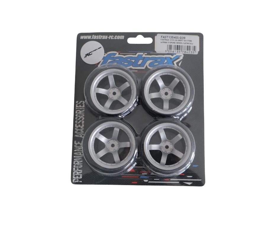 FASTRAX 1/10 (4) DRIFT D3 TYRE w/9MM 5-SPOKE WHEEL-SATIN SI, Hobby en Vrije tijd, Modelbouw | Radiografisch | Auto's, Elektro