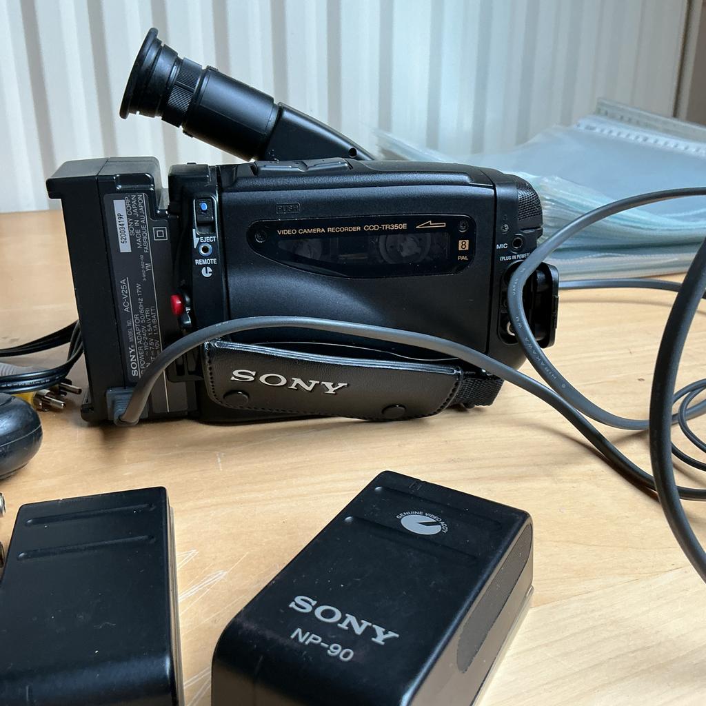 Sony Video8 Handycam CCD-TR350E met accessoires, Audio, Tv en Foto, Ophalen, 8mm, Camera