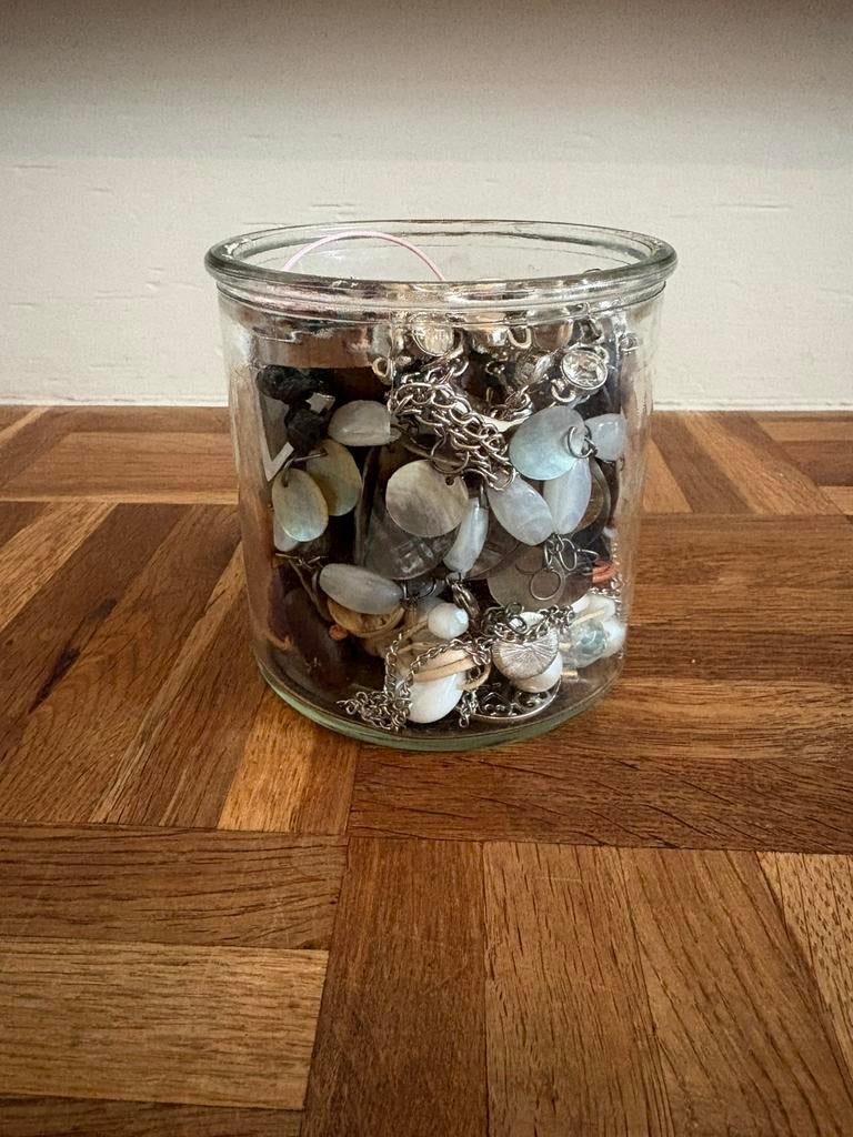 Sieraden mystery jar/box (ongeveer 20 stuks!), Sieraden, Tassen en Uiterlijk, Ophalen of Verzenden, Overige materialen, Overige typen