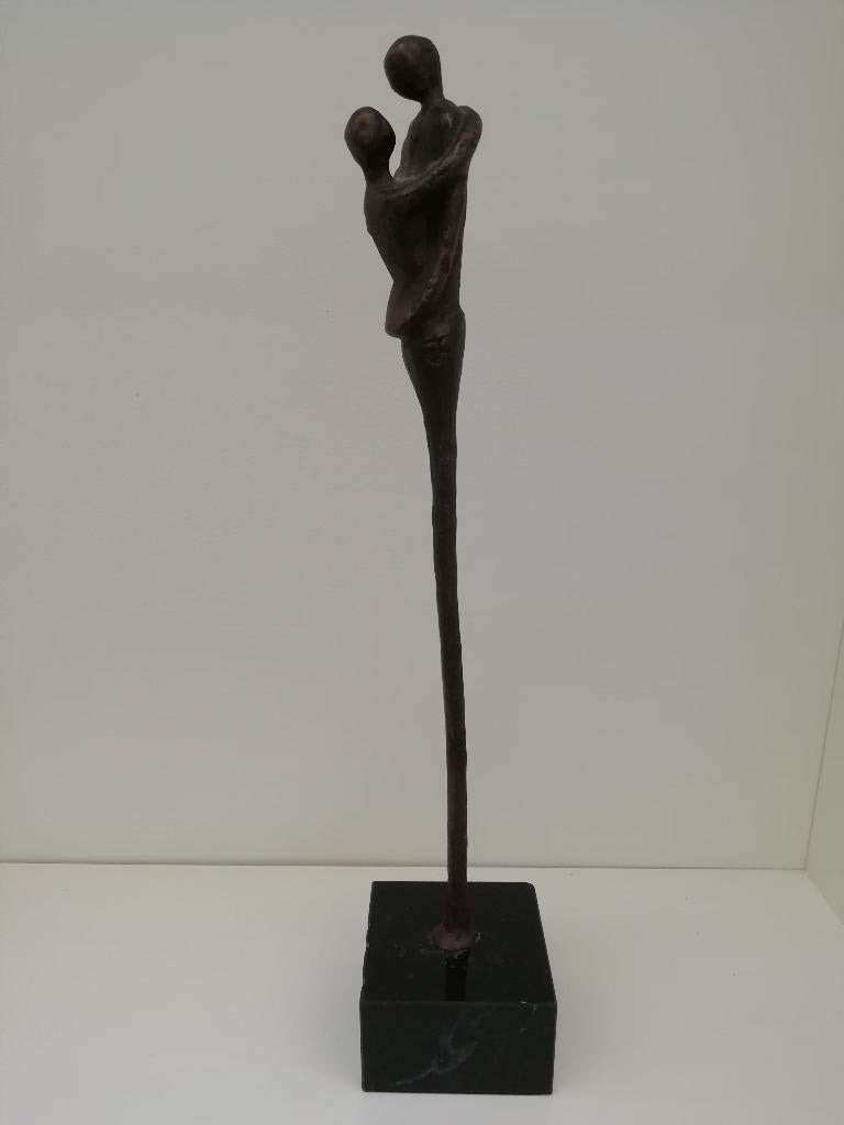Jos Gielen - “Liefdespaar“ - Bronzen beeld op stenen sokkel, Antiek en Kunst, Groep mensen, Handgemaakt, Ophalen of Verzenden